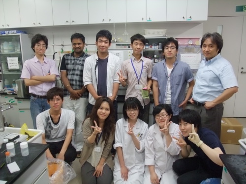嘉南薬理科技大学の学生が教室訪問