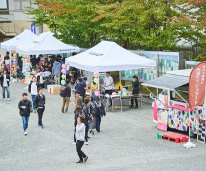 大学祭の中庭