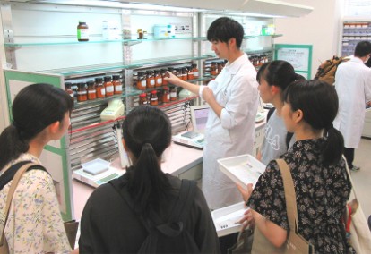 模擬薬局見学